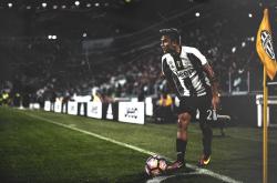 西甲首回合对决在即！那不勒斯演练定位球，费城76人密集防守应对